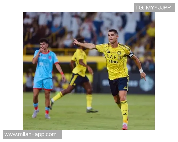 菲利克斯谈与C罗合作感受：轻松踢球找回昔日自我